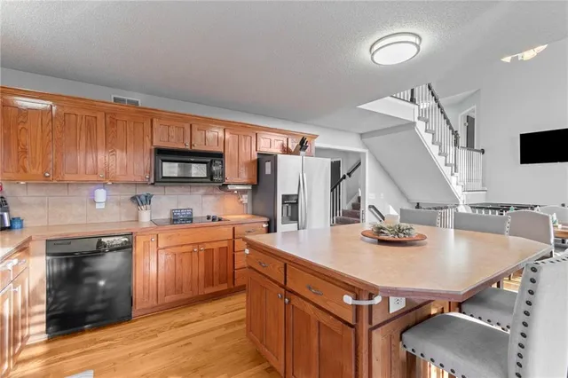 $375,000 | 951 Northwest Long Drive, Grain Valley, MO 64029