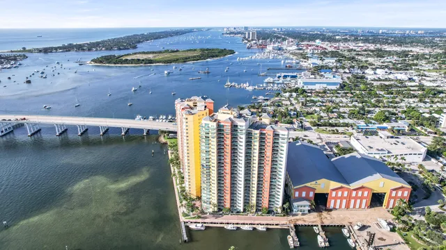 $4,800 | 2640 Lake Shore Drive, Unit 2008, Riviera Beach, FL 33404