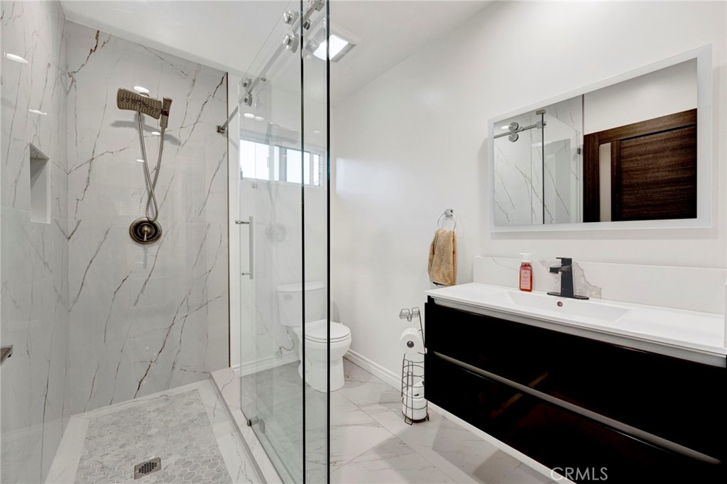 8150 Ranchito Avenue Panorama City, CA 91402 - Photo 17 of 34