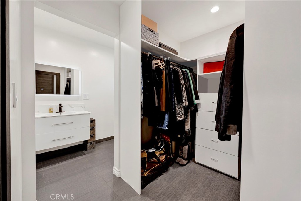 8150 Ranchito Avenue Panorama City, CA 91402 - Photo 19 of 34