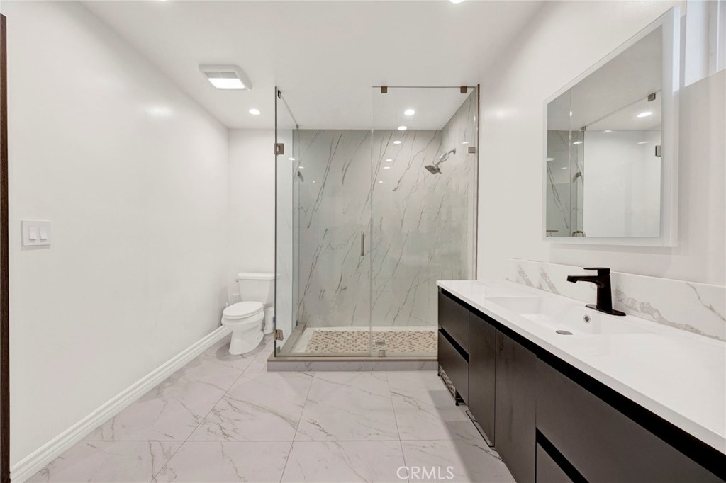 8150 Ranchito Avenue Panorama City, CA 91402 - Photo 22 of 34