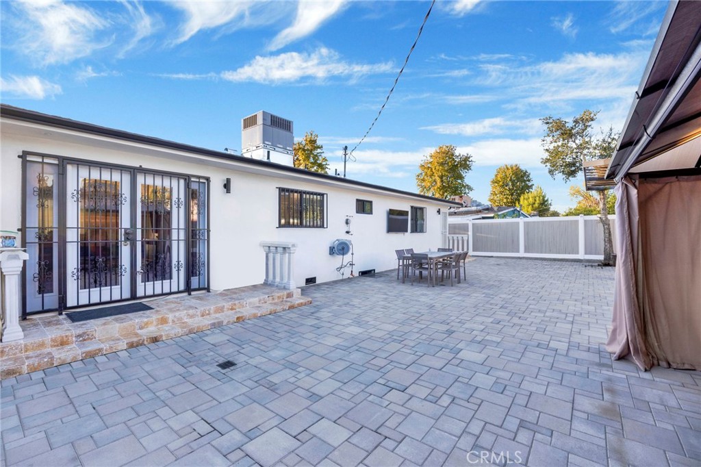 8150 Ranchito Avenue Panorama City, CA 91402 - Photo 24 of 34