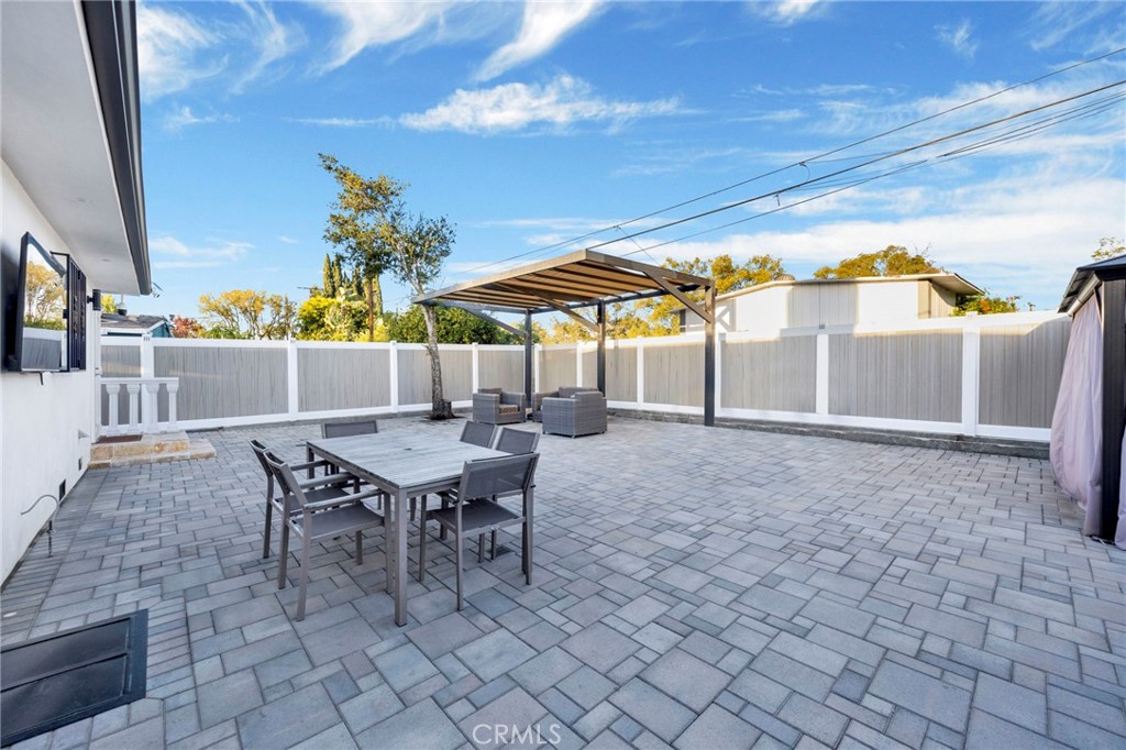 8150 Ranchito Avenue Panorama City, CA 91402 - Photo 25 of 34