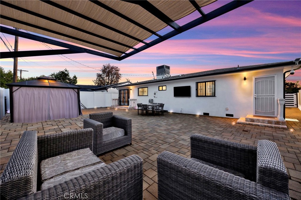 8150 Ranchito Avenue Panorama City, CA 91402 - Photo 31 of 34