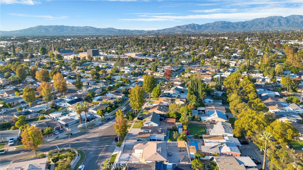 8150 Ranchito Avenue Panorama City, CA 91402 - Photo 5 of 34