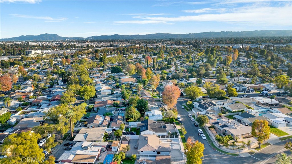 8150 Ranchito Avenue Panorama City, CA 91402 - Photo 7 of 34