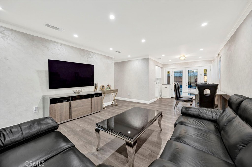 8150 Ranchito Avenue Panorama City, CA 91402 - Photo 10 of 34