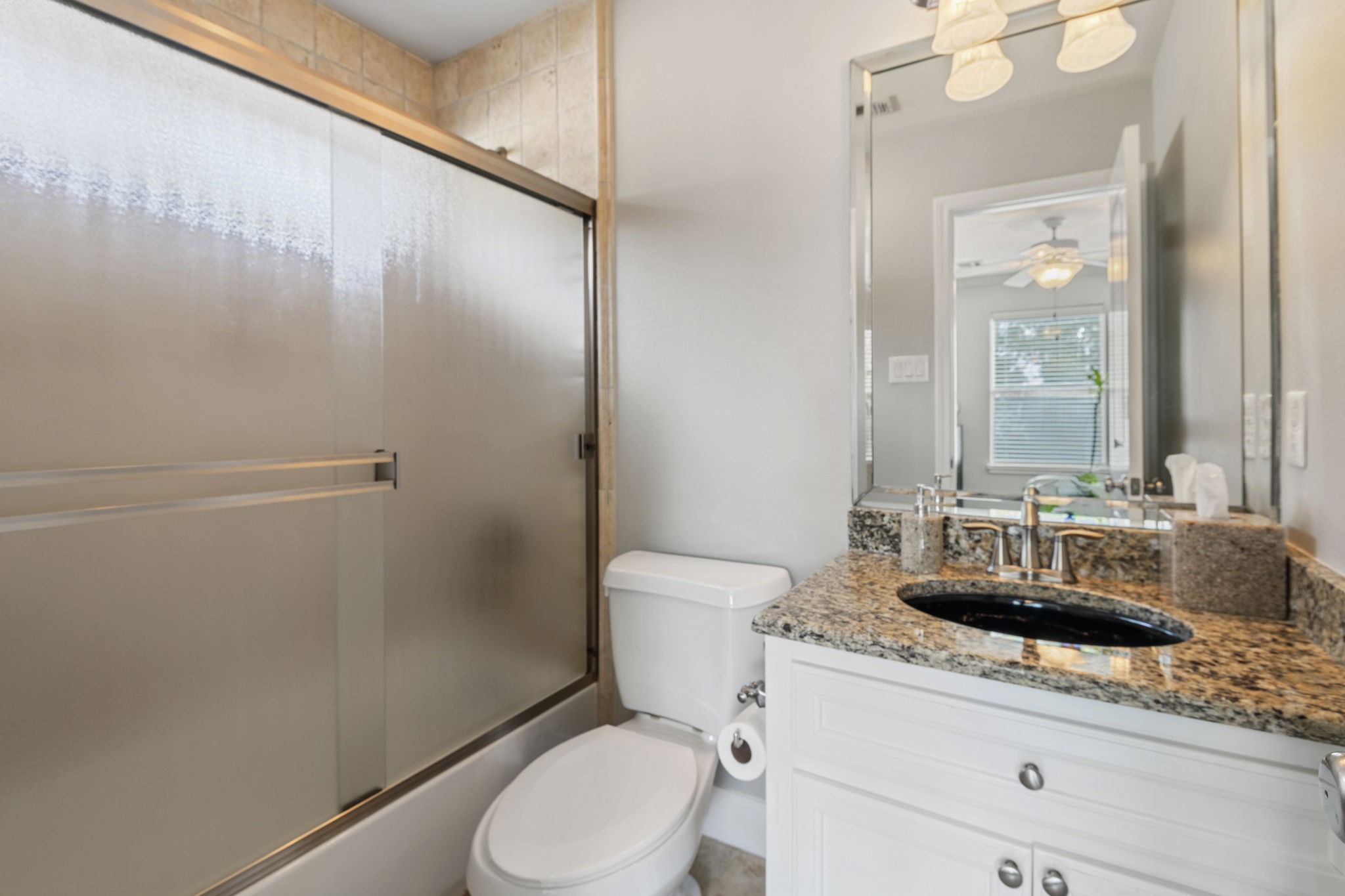 2204 Colorado Street Houston, TX 77007 - Photo 13 of 16