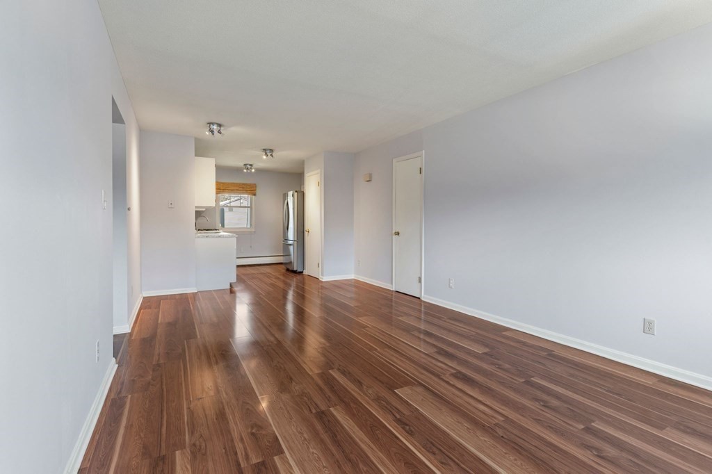 549 Russell Road, Unit 14D Westfield, MA 01085 - Photo 5 of 11 Gallery Image 5