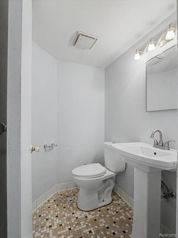 41957 Utica Road Sterling Heights, MI 48313 - Photo 20 of 43