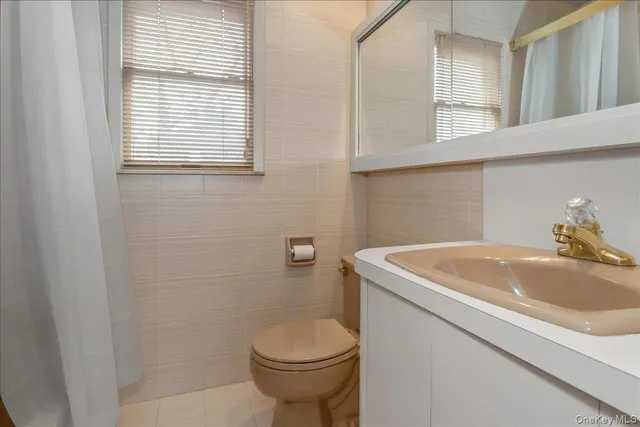 $1,250,000 | 175 Primrose Drive, North New Hyde Park, NY 11040