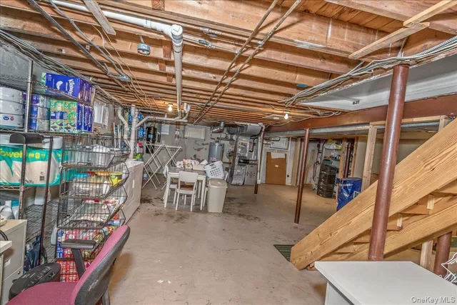 $1,250,000 | 175 Primrose Drive, North New Hyde Park, NY 11040