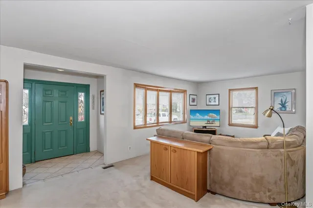 $1,250,000 | 175 Primrose Drive, North New Hyde Park, NY 11040