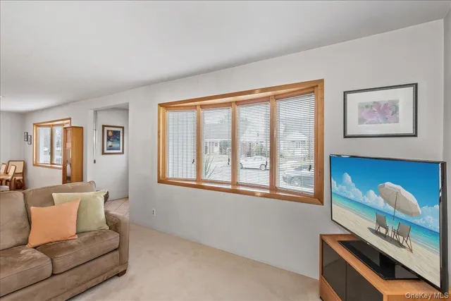 $1,250,000 | 175 Primrose Drive, North New Hyde Park, NY 11040