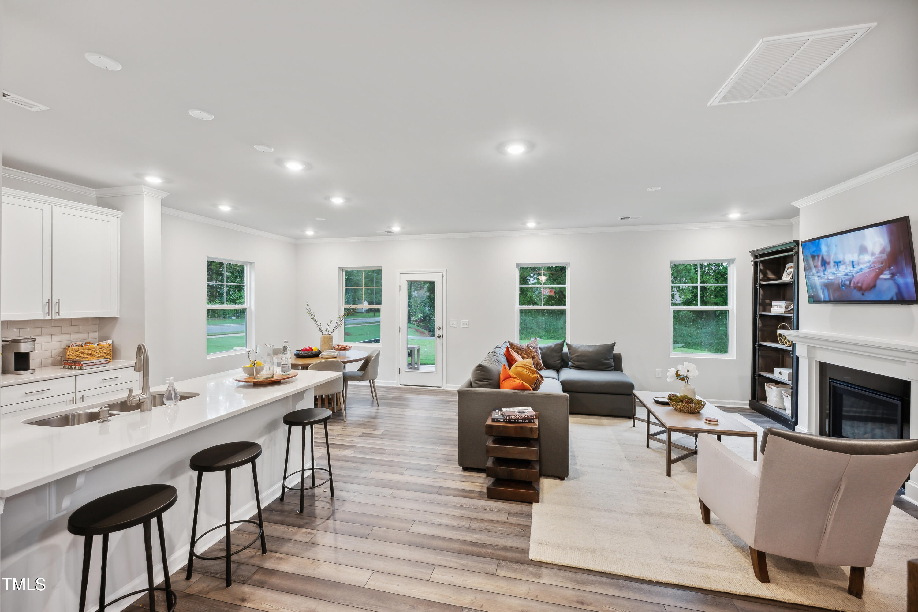 4304 Hunters Brook Run Raleigh, NC 27616 - Photo 5 of 30 SUN_HuntersPointe_Pic_Leighton_05