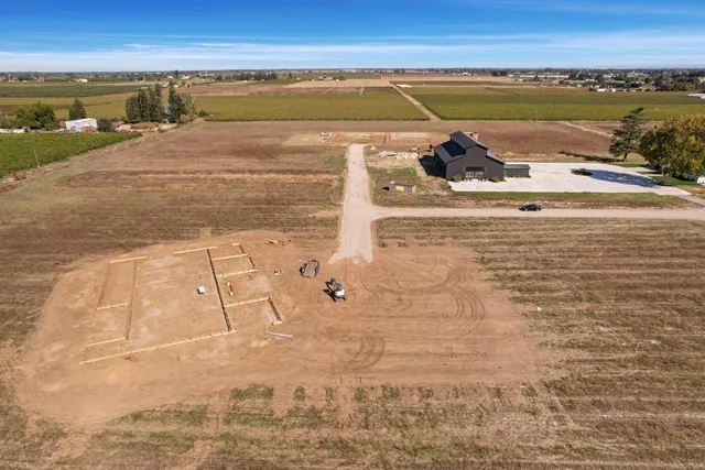 a view of outdoor space with mountain view