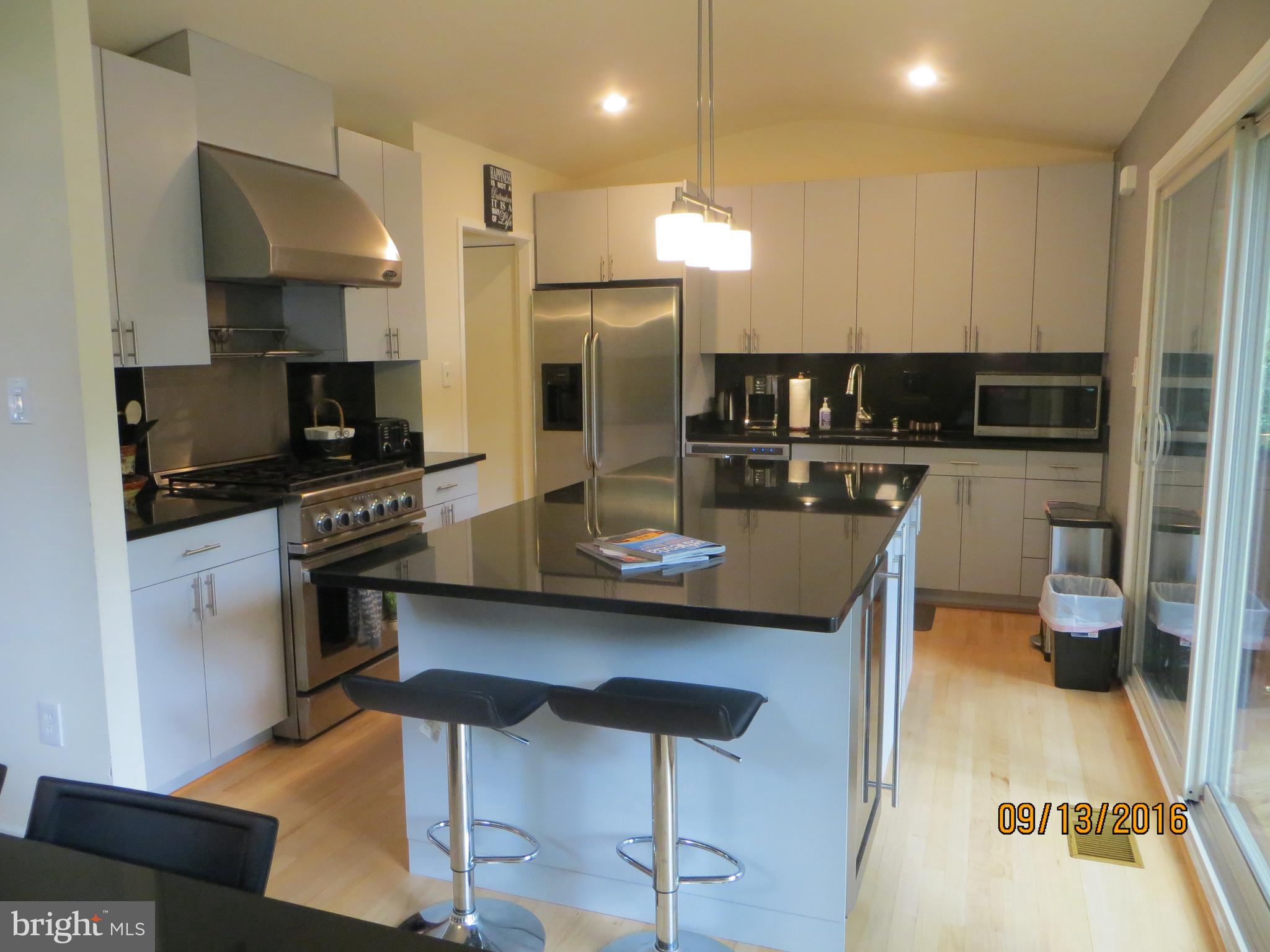 8105 Fenway Road Bethesda, MD 20817 - Photo 11 of 63