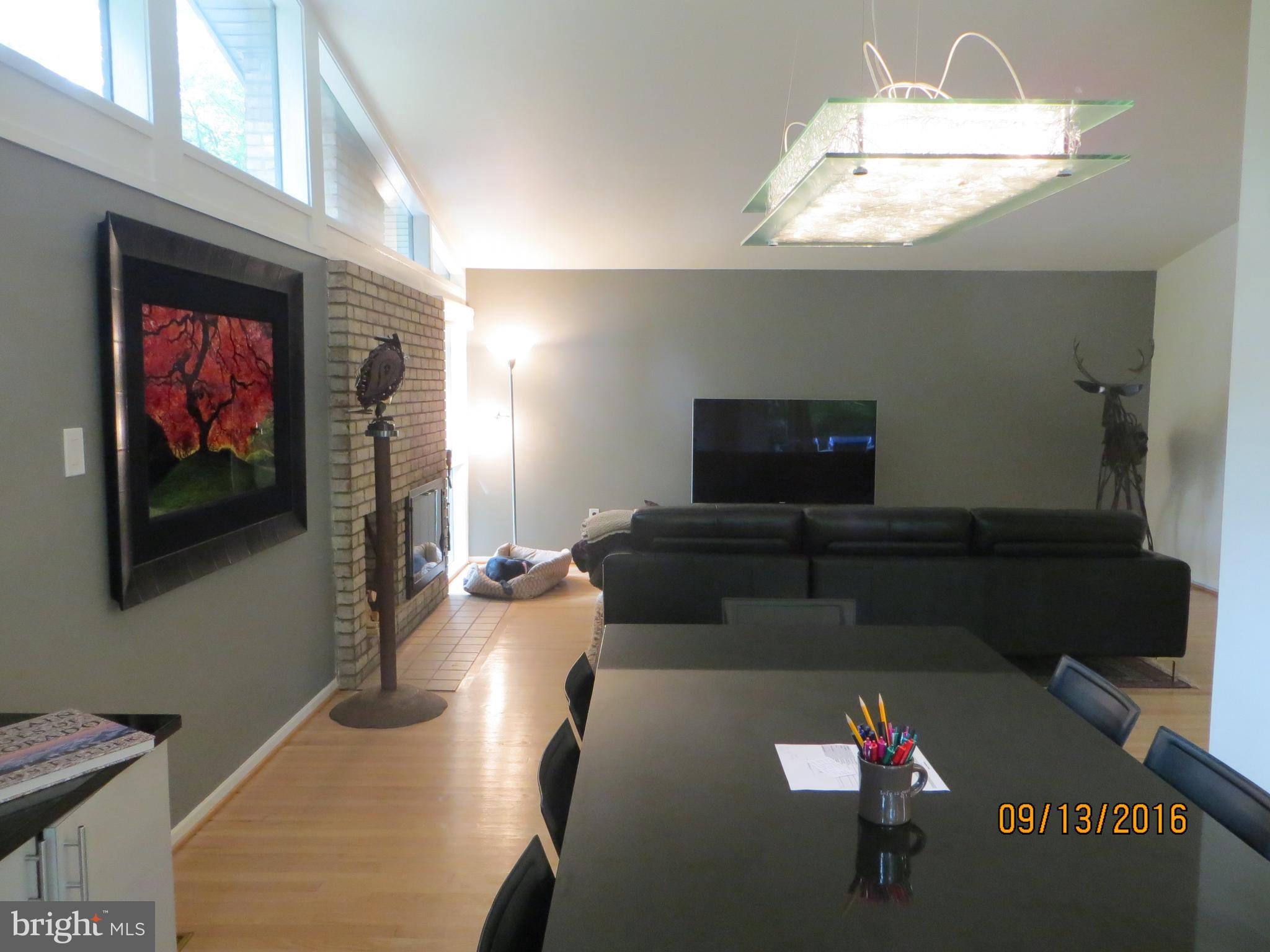 8105 Fenway Road Bethesda, MD 20817 - Photo 5 of 63