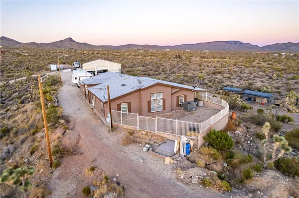 $349,900 | 8356 West Cordelia White Hills, Willow Beach, AZ 86445