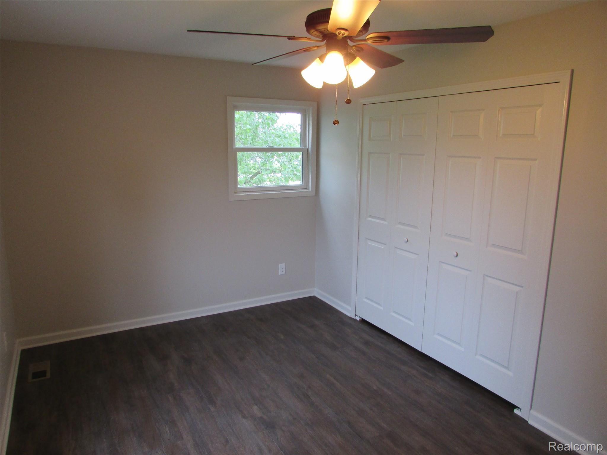 2405 South Irish Road Davison, MI 48423 - Photo 20 of 24 IMG_1037.JPG