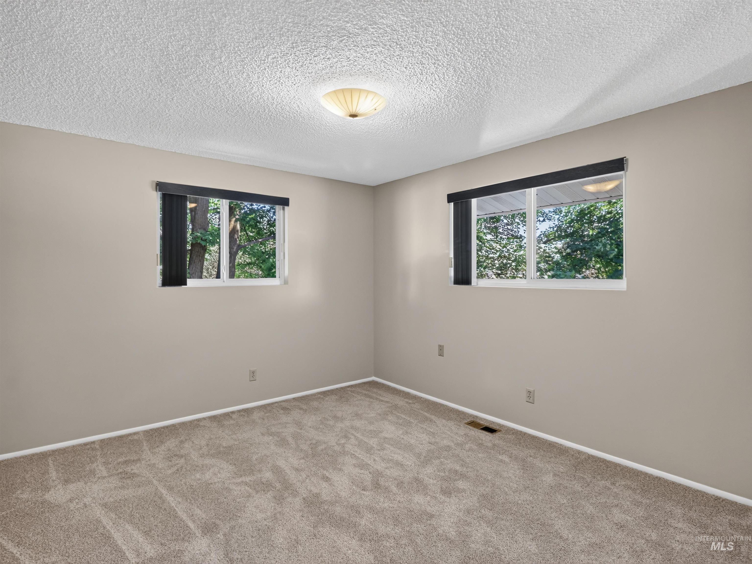 2590 South Cloverdale Road Boise, ID 83709 - Photo 13 of 34