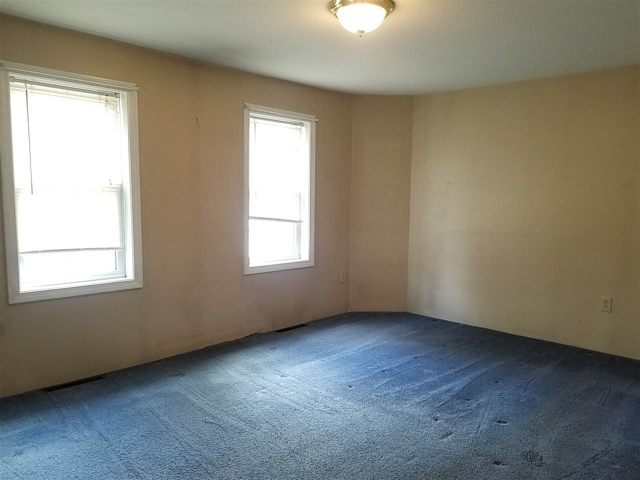 62 Pembroke Road Concord, NH 03301 - Photo 6 of 15 Gallery Image 6