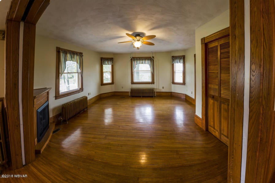 836 River Road Jersey Shore, PA 17740 - Photo 5 of 15 Living Room 1