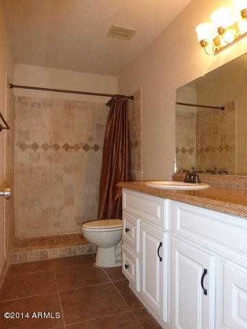 6018 North 11th Street Phoenix, AZ 85014 - Photo 19 of 23 Upstairs Bathroom