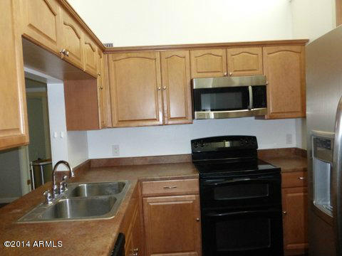 6018 North 11th Street Phoenix, AZ 85014 - Photo 8 of 23 Kitchen