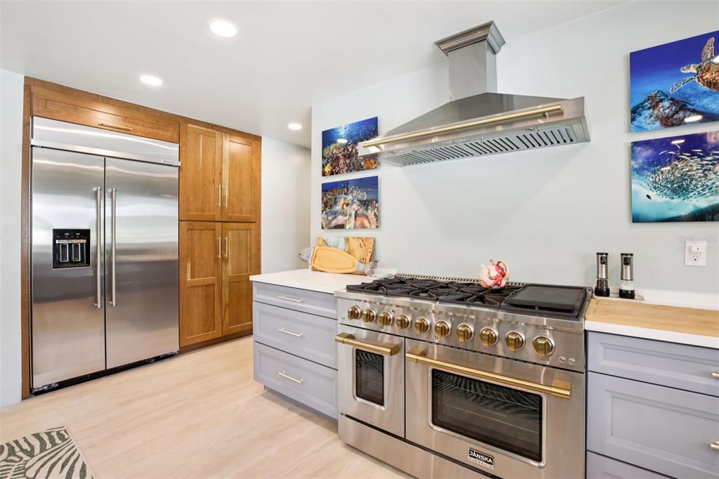 613 Buttonwood Drive Longboat Key, FL 34228 - Photo 18 of 48