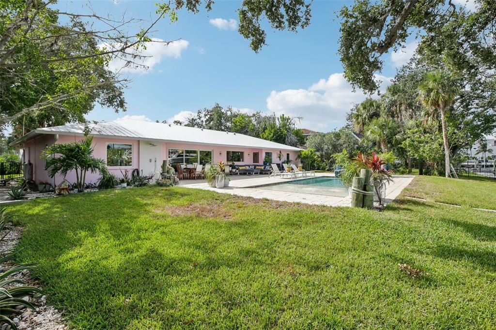 613 Buttonwood Drive Longboat Key, FL 34228 - Photo 43 of 48