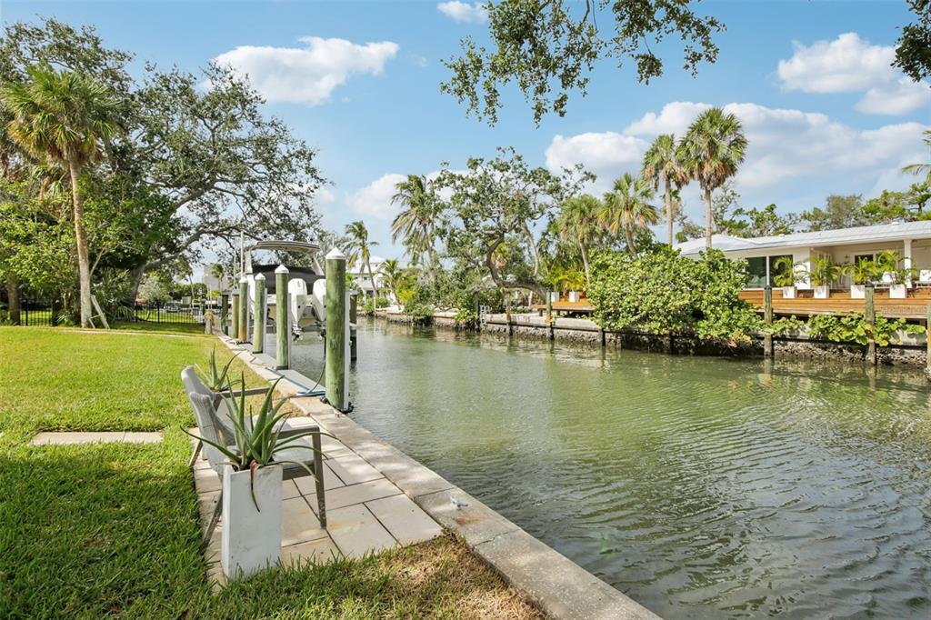 613 Buttonwood Drive Longboat Key, FL 34228 - Photo 46 of 48