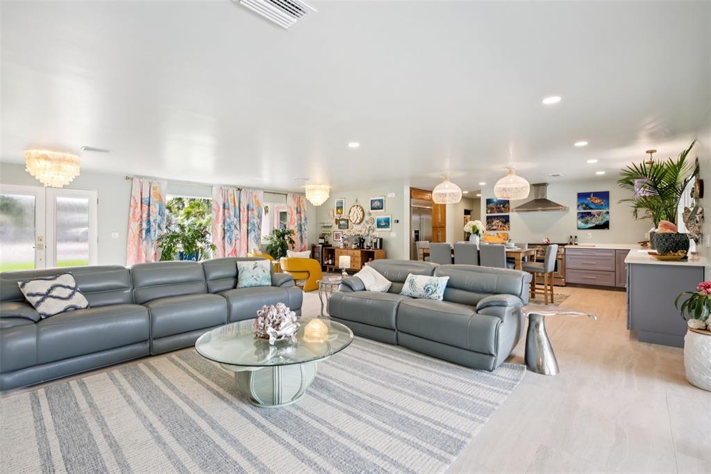613 Buttonwood Drive Longboat Key, FL 34228 - Photo 6 of 48