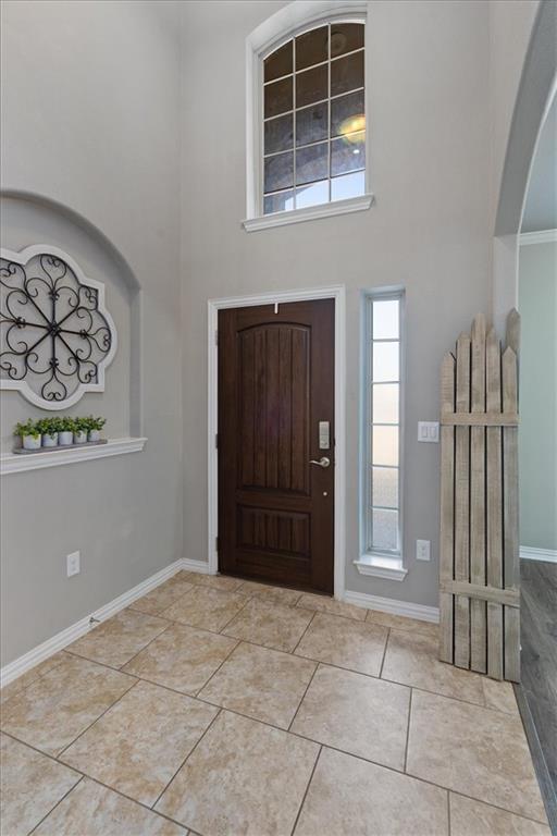 12311 Altamira Street Austin, TX 78748 - Photo 7 of 36 an empty room with windows and closet