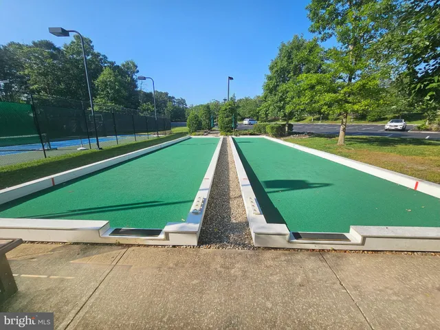 a view of a tennis court