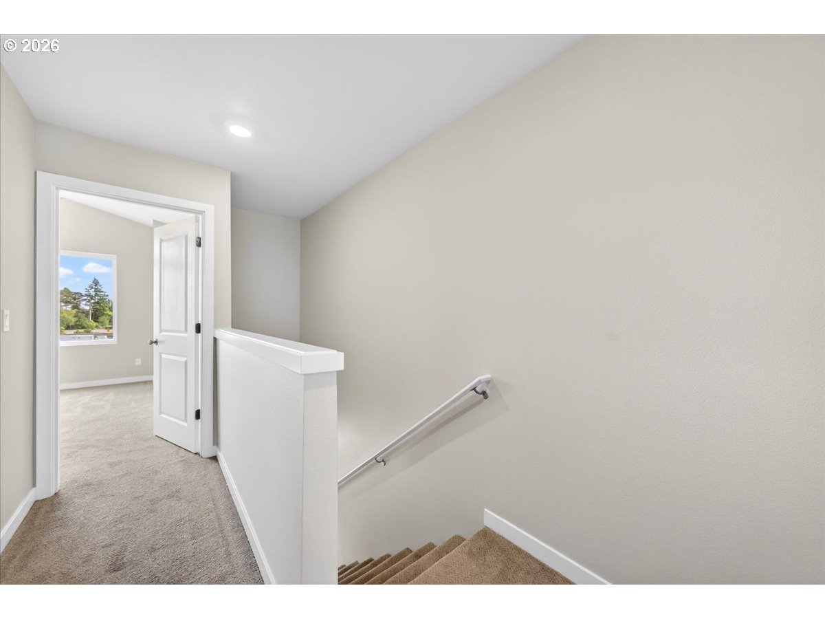 4124 East Labish Lane Newberg, OR 97132 - Photo 17 of 31 Hallway