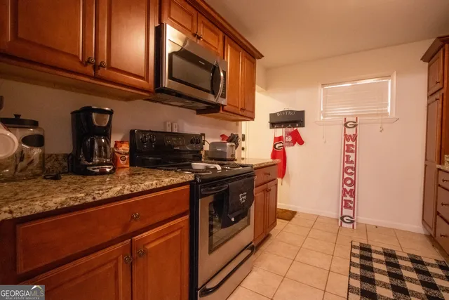 a view of a hallway with elevator