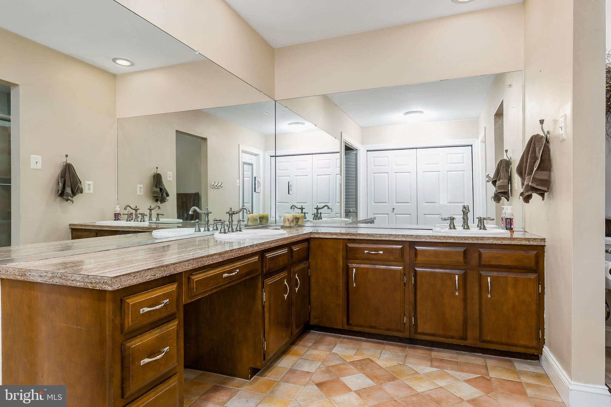 676 Jackson Road Sewell, NJ 08080 - Photo 14 of 47