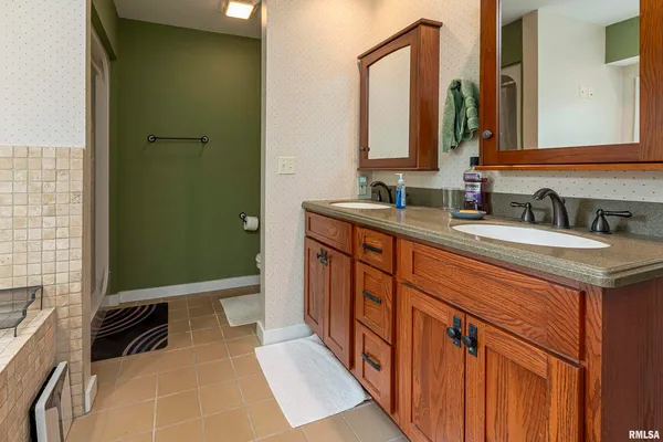 $309,900 | 1127 Cedar Ridge Drive, Carbondale, IL 62901