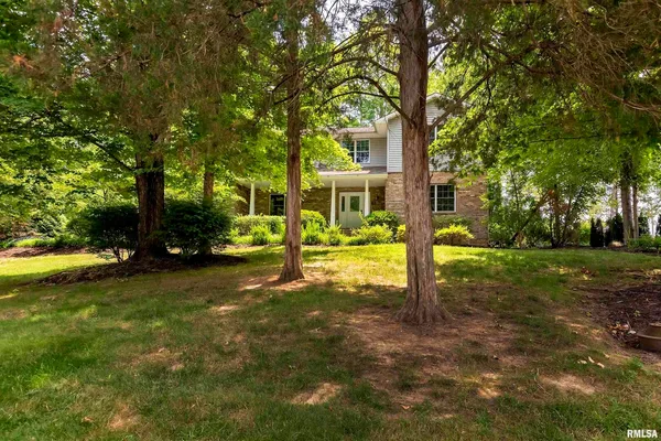 $309,900 | 1127 Cedar Ridge Drive, Carbondale, IL 62901