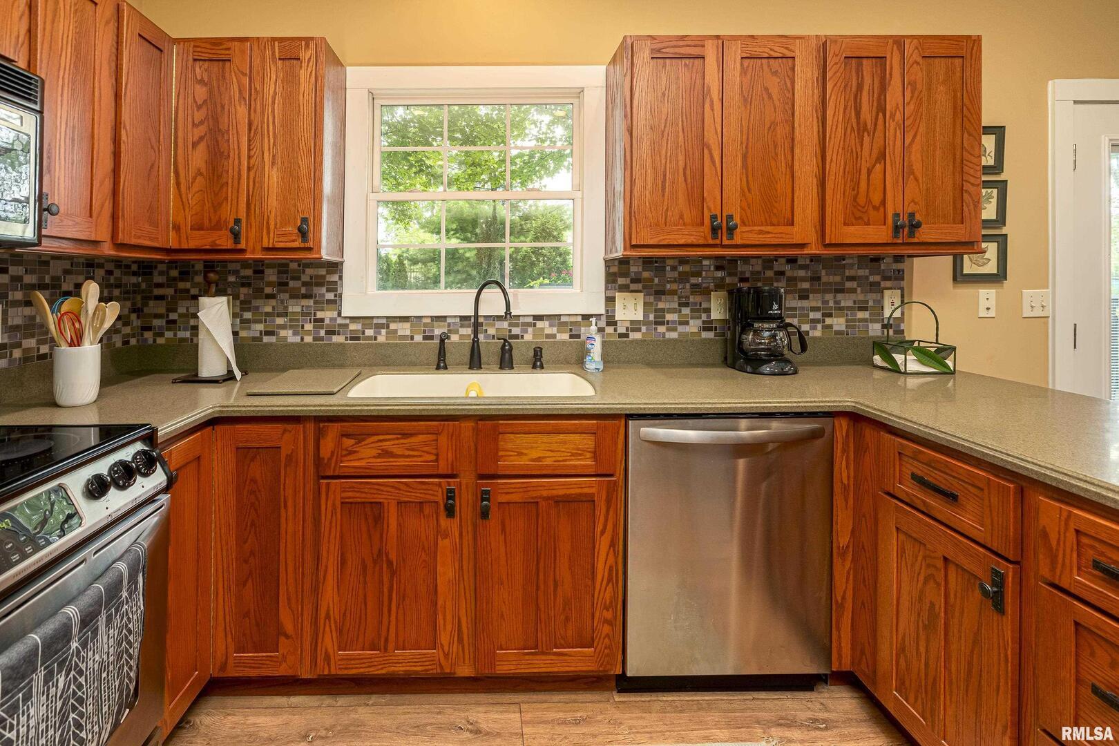 1127 Cedar Ridge Drive Carbondale, IL 62901 - Photo 9 of 40