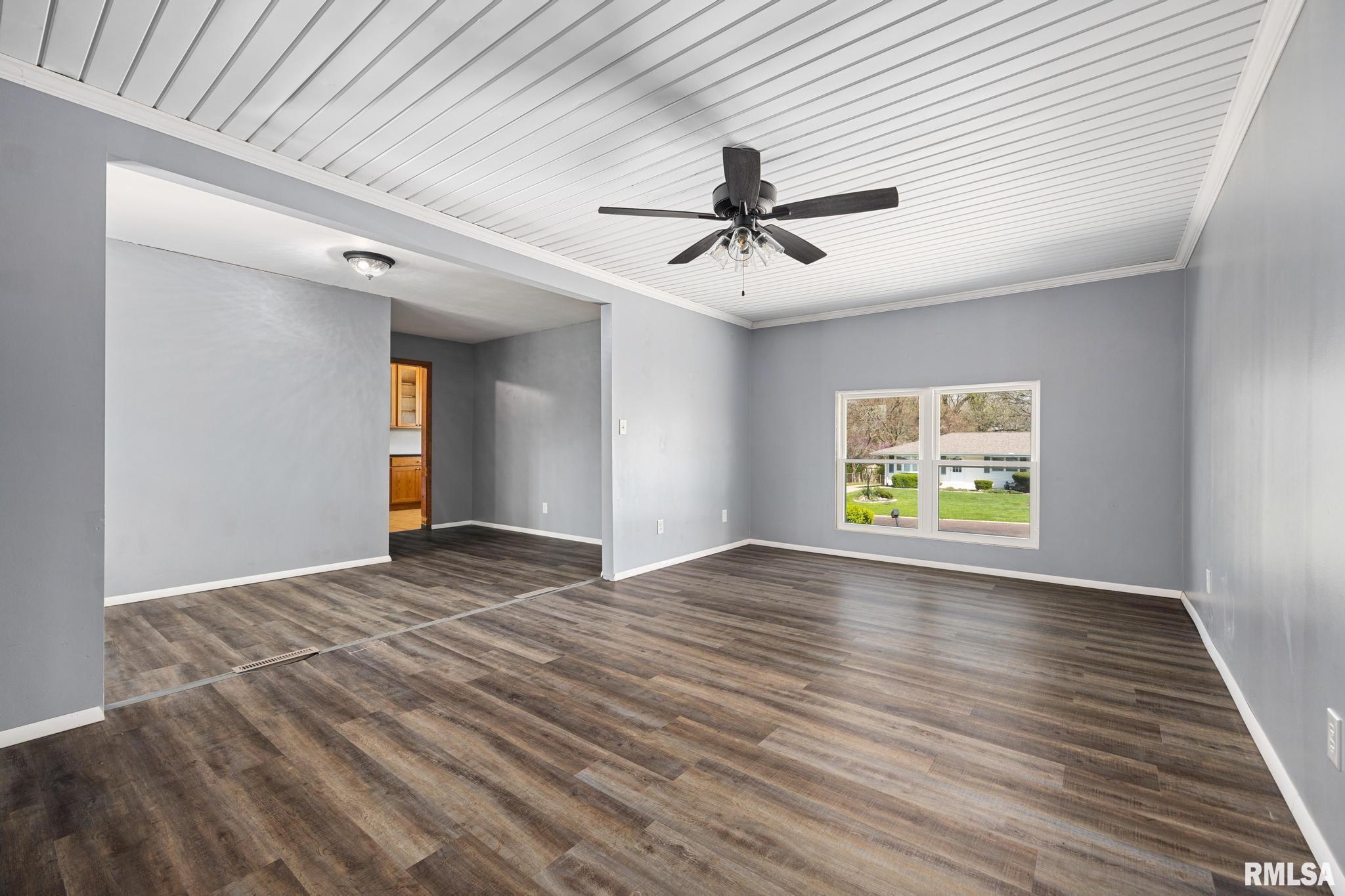 4913 North Ronald Road Peoria, IL 61614 - Photo 13 of 37