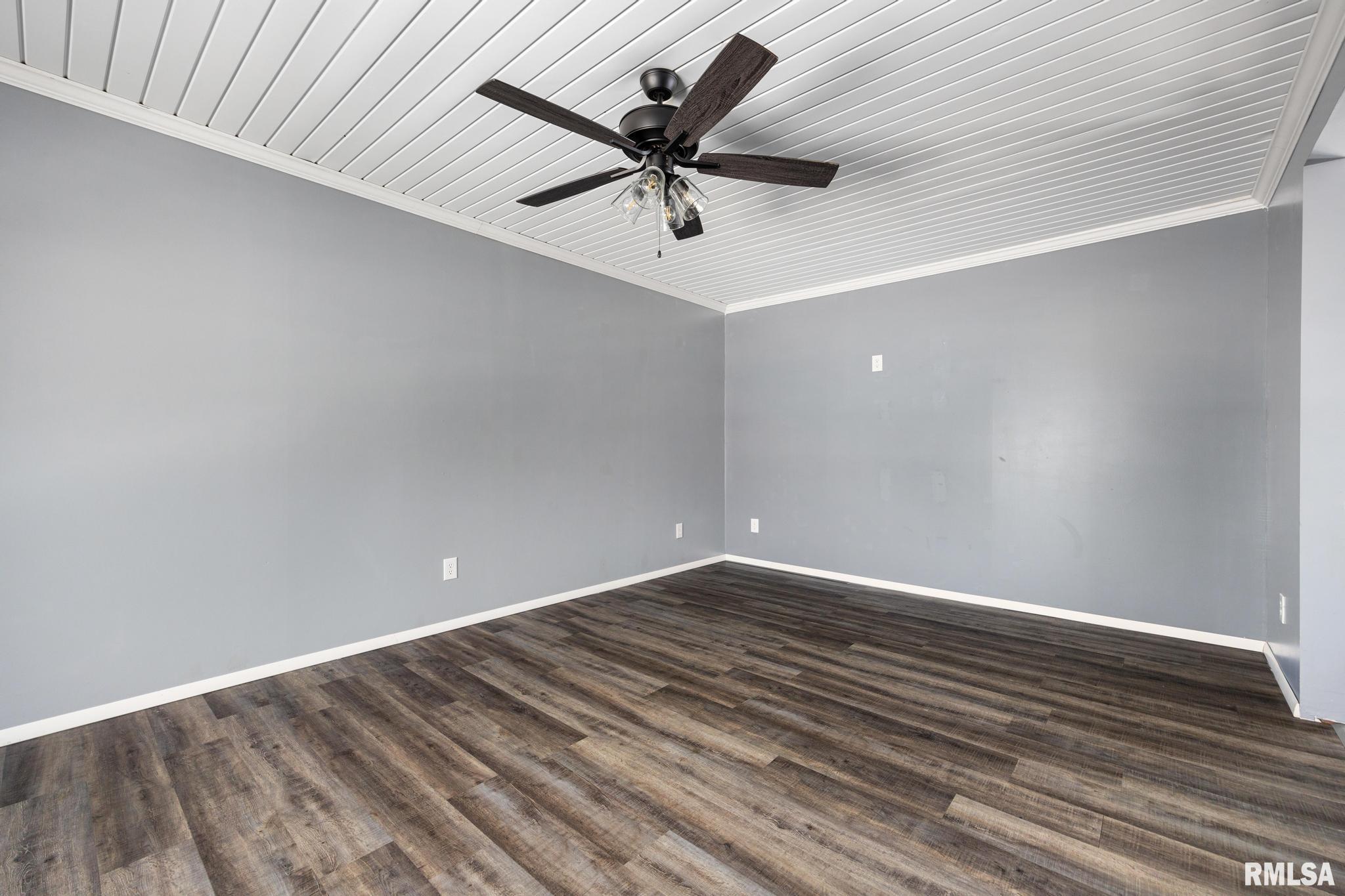 4913 North Ronald Road Peoria, IL 61614 - Photo 15 of 37