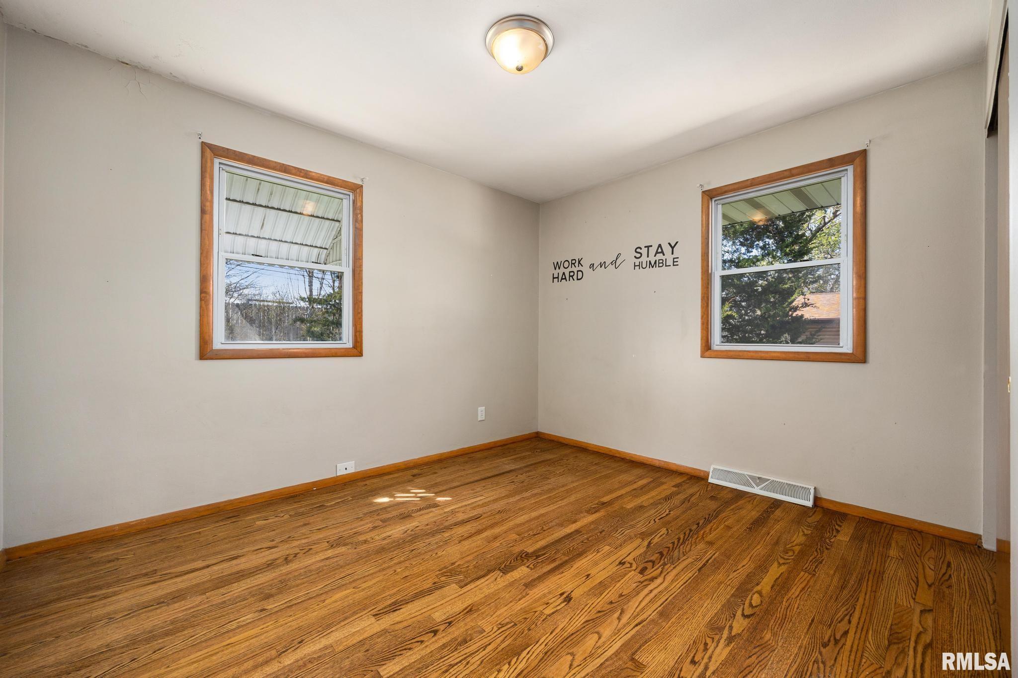 4913 North Ronald Road Peoria, IL 61614 - Photo 19 of 37