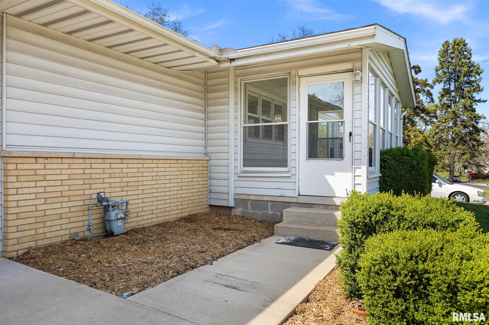 4913 North Ronald Road Peoria, IL 61614 - Photo 3 of 37