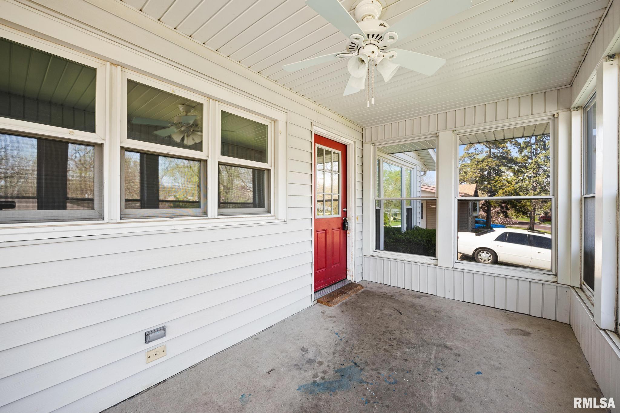 4913 North Ronald Road Peoria, IL 61614 - Photo 4 of 37