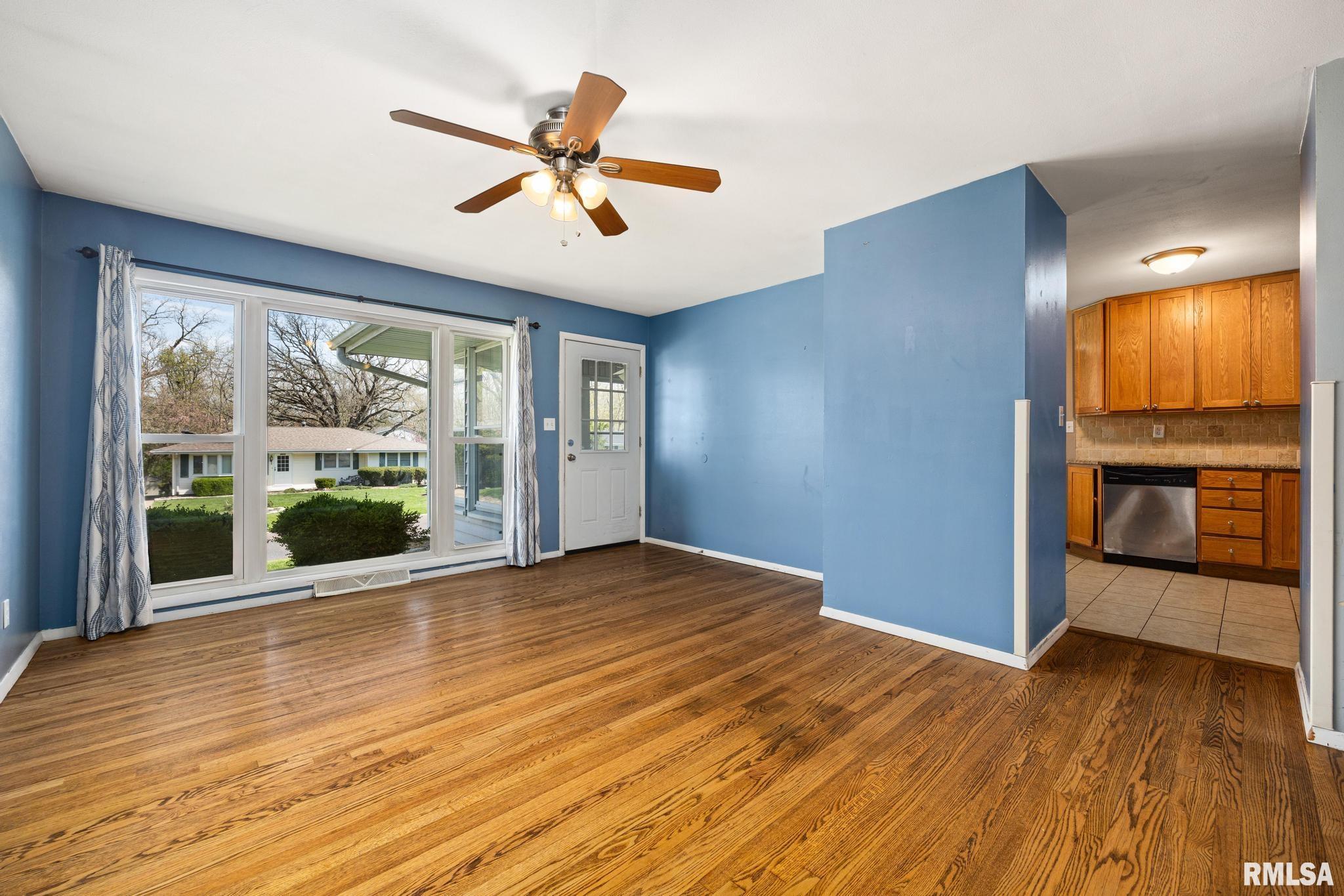 4913 North Ronald Road Peoria, IL 61614 - Photo 7 of 37