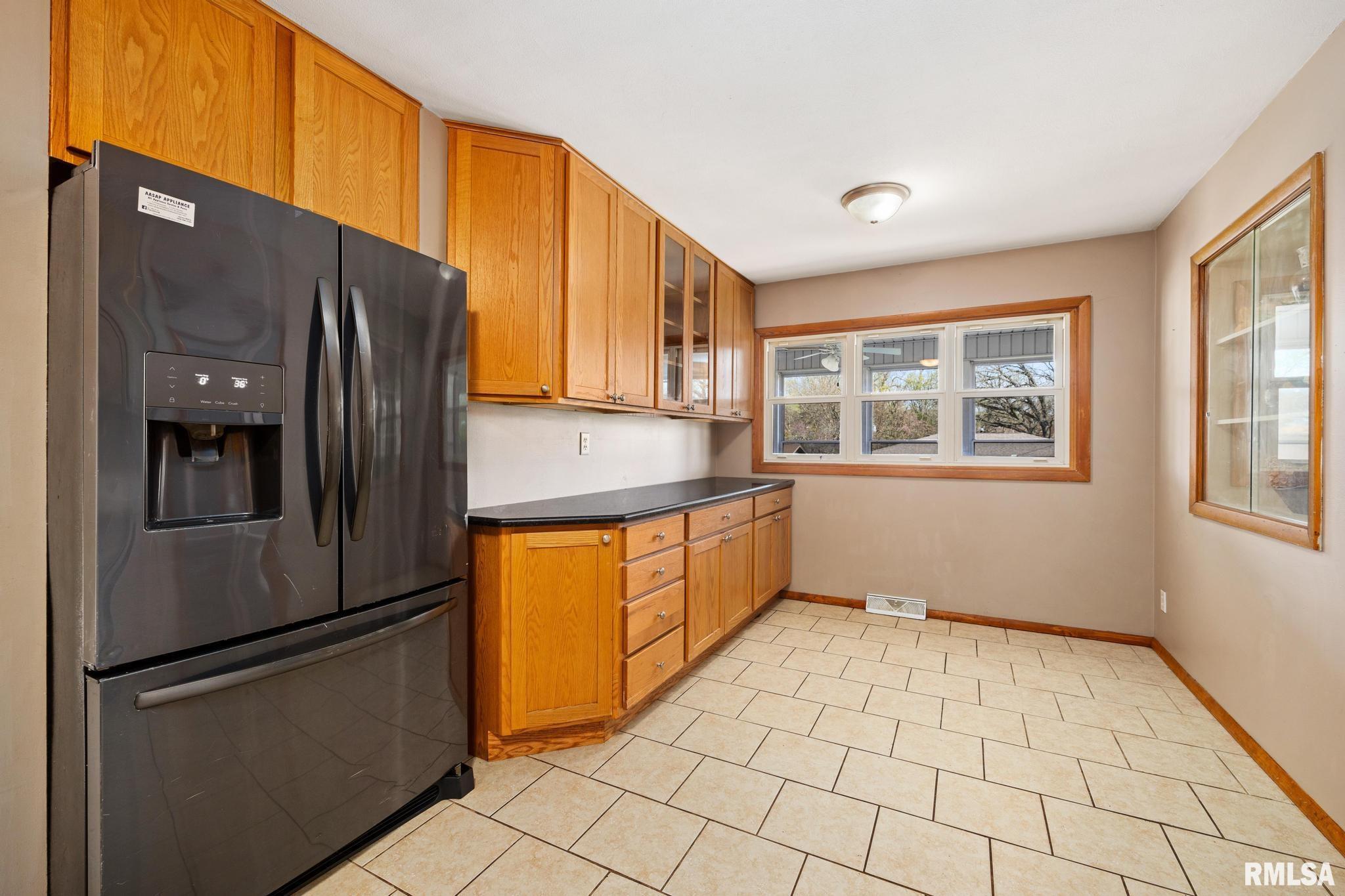 4913 North Ronald Road Peoria, IL 61614 - Photo 10 of 37