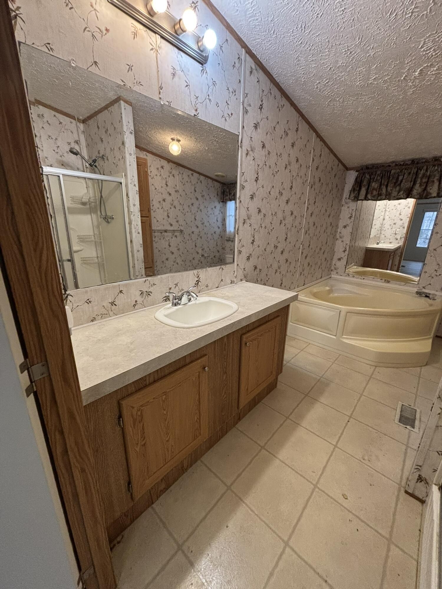4099 Chatata Valley Road Northeast Charleston, TN 37310 - Photo 15 of 17 Gallery Image 15