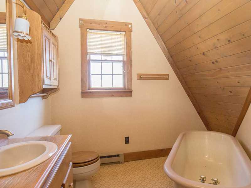 1891 Valley Road New Castle, PA 16105 - Photo 6 of 11 Master Bath/Spa.
